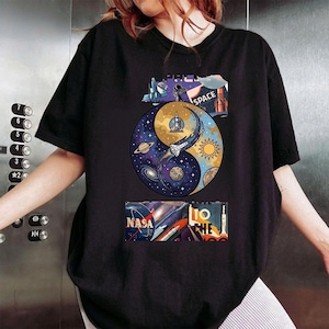 Koszulka z haftem „Artemis II Astronaut Moon Landing”, koszulka z rakietą do misji księżycowej, prezent dla miłośnika astronomii, koszulka z grafiką programu kosmicznego NASA