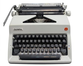 Vintage 1974 Olympia SM9 De Luxe Typewriter w/ Original Case & Manual Working Portable Manual Typewriter West German Engineering