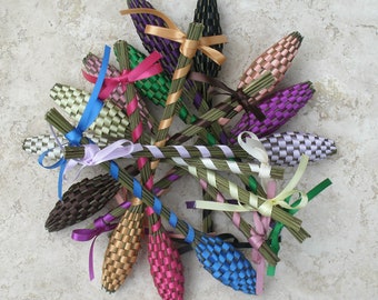 5 Lavender Filled Handwoven Wands Gift Set Medium 10" Dried Lavender Flowers Satin Ribbon Batons Floral Gift Topper Decorations