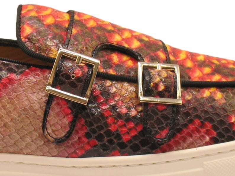 Pythonpräglad sneakermunk bild 6