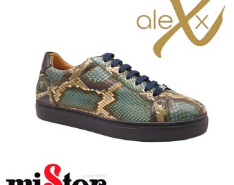 Sneakers med pytontryck i blåbeige, storlek 41