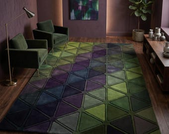 Handgetuft geometrisch wollen vloerkleed - driehoekpatroon in juweeltinten, 3D-vloerkleed met reliëf, groen en pruim, modern decor