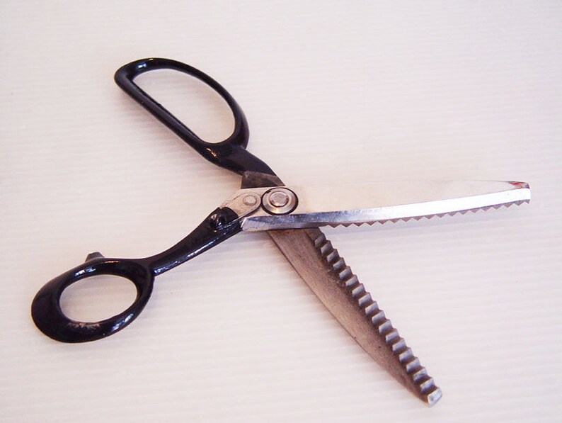 Vintage Pinking Shearscanary Brand Original Box9 Inch Etsy