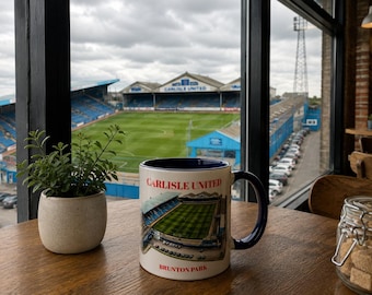 Mug Carlisle United - Tasse à café Brunton Park Stadium - Cadeau pour fan de football