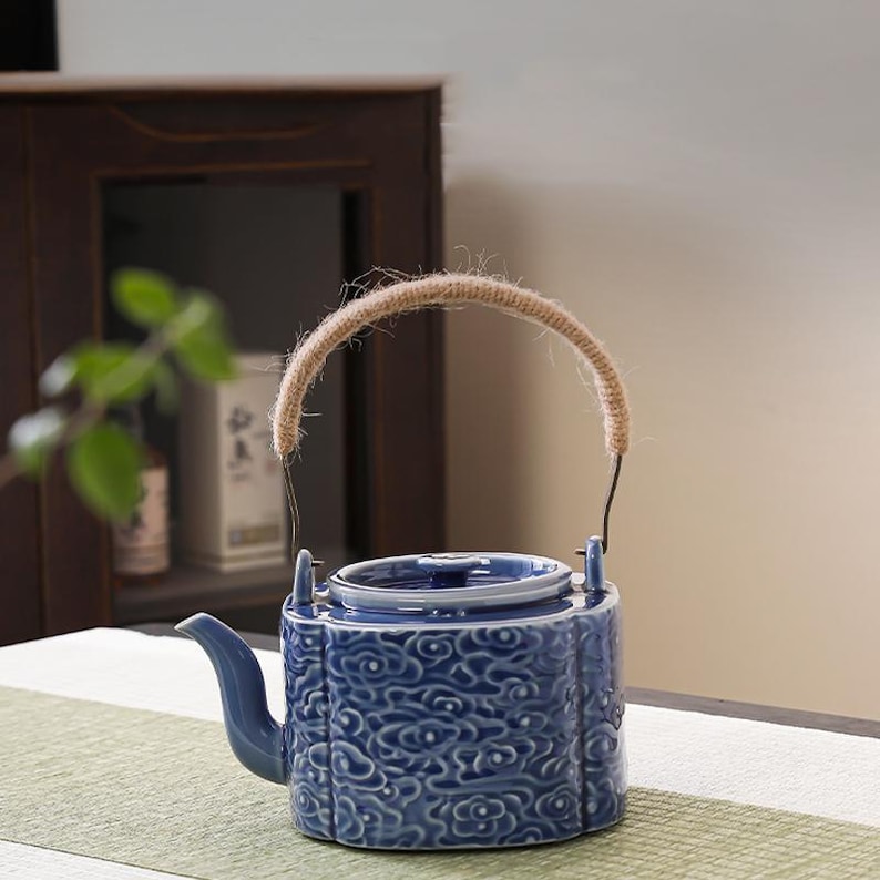 EmbossedTeaShop Ceramic Kung Fu Tea Set - Thumbnail 2