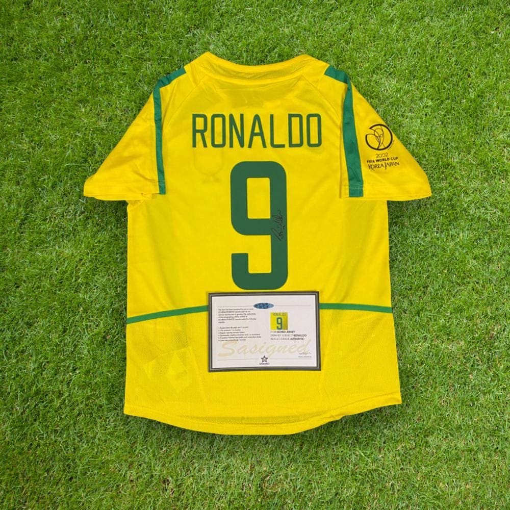サッカー　ブラジル　RONALDO サッカーTシャツ 2002年代 Graphic Ronaldo Nazario T-shirt, 2002 World Cup Winner
