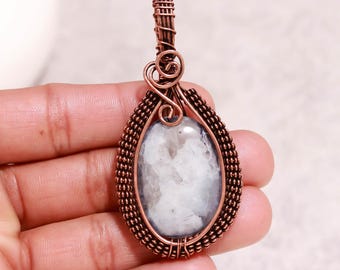 手作りの銅線で巻かれたデンドリティックオパールペンダントネックレス