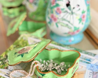 Vintage Green Chinoiserie Enamel Butterfly Trinket Box