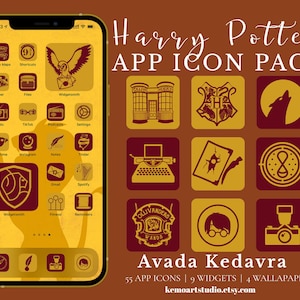Op de afbeelding: Een smartphone scherm met een Harry Potter app icon pack in goud en bordeauxrood. De iconen bevatten verschillende symbolen en tekst, met de woorden "Harry Potter APP ICON PACK" bovenaan. De tekst "Avada Kedavra" wordt onderaan de afbeelding weergegeven.