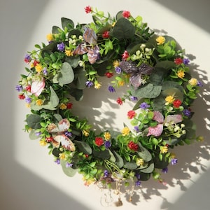Lente zomer vlinderkrans – 45 cm groene bladkrans met gele, roodpaarse bloemen voordeur bloemendecor voor huis, tuincadeaus