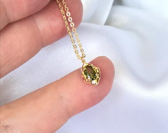 Dainty Green Peridot  Necklace, 18K Gold Filled Necklace, Organic Gold Pendant, August Birthstone Jewelry, Gift for Her