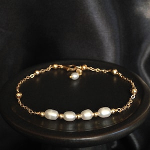 Pearl Chain Bracelet Gold, Dainty Layer Freshwater Pearl Bracelet, Bridal Bracelet, Wedding Bracelet, Tiny Gold Bracelet for Bride, Gift