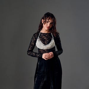 Top con perline di perle, reggiseno di perle, top da festival di perle, top da festa di perle, top da club di perle, gioielli per il corpo, top da sposa di perle, top da rave, reggiseno di perle