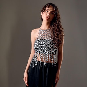 Haut avec chaîne en strass, Haut de festival en cristal, Haut avec chaîne Rave, Bijoux de corps pour festival, Haut avec chaîne pour fête, Vêtements de rave, Top brillant, Soutien-gorge à chaîne