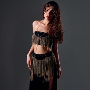 Top y falda de cadena, Conjunto de cadena para festival, Conjunto de cadena para rave, Traje de danza del vientre, Falda con flecos de cadena, Sujetador y falda de cadena, Conjunto de atuendo metálico
