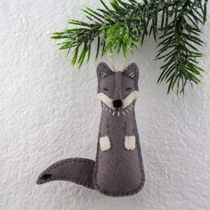 PDF Felt Ornament Pattern, Wolf Pattern, Hand Sewing, Felt Craft, DIY Handmade Gift
