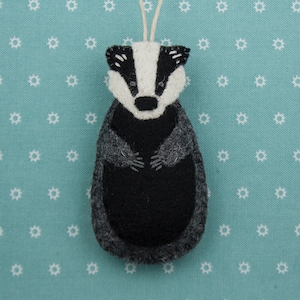 PDF Felt Ornament Pattern, Badger Pattern, Hand Sewing, Felt Craft, DIY Handmade Gift