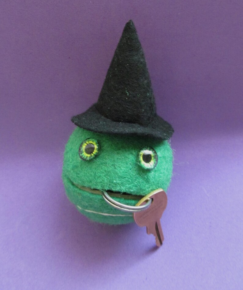 Support Rings For Spherical Objects Witch Tennis Ball 'stuff Holder'. Green Tennis Ball Witch With Hat ...