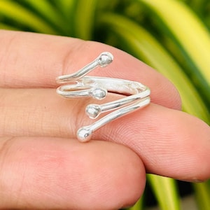 Minimalist Silver Branch Ring: Nature-Inspired Boho Jewelry