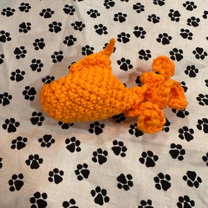 Crochet goldfish cat toy stuffed with cat nip