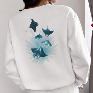 Manta Ray Sweatshirt, Ocean Lover Apparel, Marine Life Sweater, Animal Print Pullover, Beach Gift, Eco-Friendly Fashion