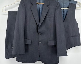 VIntage 3-Piece Suit Mens 40R 32W Charcoal Gray Pinstripe Dapper Wedding