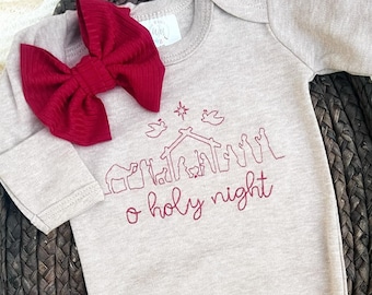 Conjunto de pelele y gorro navideño para recién nacido, traje de bebé personalizado rojo O Holy Night, regalo de baby shower para niño, gorro rojo para bebé, pelele moca oscuro