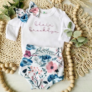 Personalized floral baby girl outfit with bummies understated baby girl outfit baby outfit with bows turbanflowers blue rose