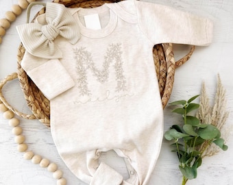 Personalized oatmeal baby romper and hat set, custom name coming home outfit, floral letter baby girl outfit, baby shower gift, neutral