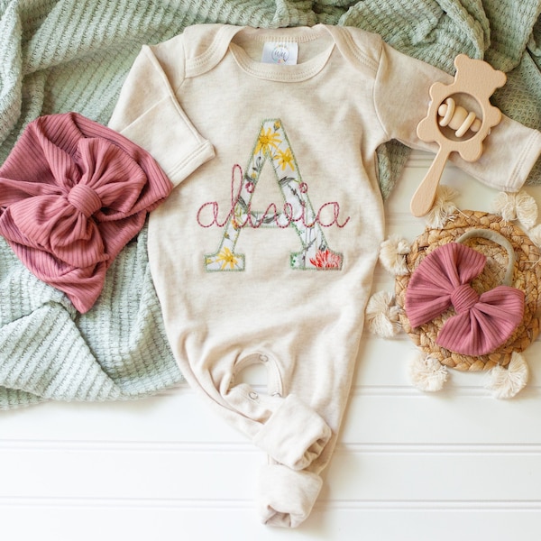 Gepersonaliseerde coming-home-outfit met wilde bloemen voor babymeisje, kraamcadeau, romper met omgeslagen voeten