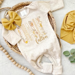Macacão e laço personalizados para menina, roupa infantil floral para menina voltando para casa com nome personalizado, presente de chá de bebê com pezinhos, carvão