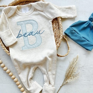 Personalized neutral baby romper and hat set, custom infant boy coming home outfit, baby shower gift, sleeper with footies blue Christmas image 4