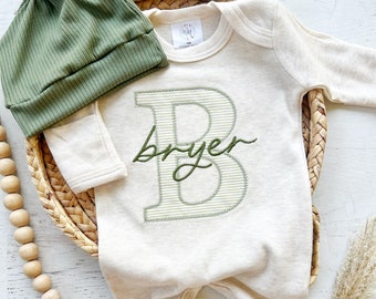 Personalized neutral baby romper and hat set, custom infant boy coming home outfit, baby shower gift, sleeper with footies green Christmas