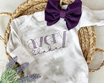 Personalized baby girl romper and bow set, infant coming home outfit, baby shower gift, sleeper with footies, purple gray, custom name,
