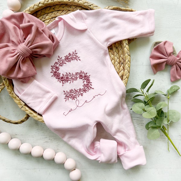 Personalized pink baby romper and hat set custom name coming home outfit floral letter baby girl outfit baby shower gift neutral tone