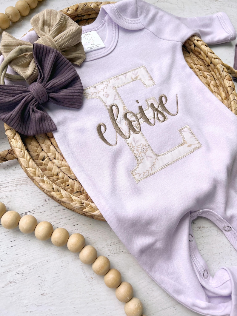 Personalized baby girl romper hat set, purple vintage floral infant coming home outfit, baby shower gift, sleeper with footies, custom name image 3