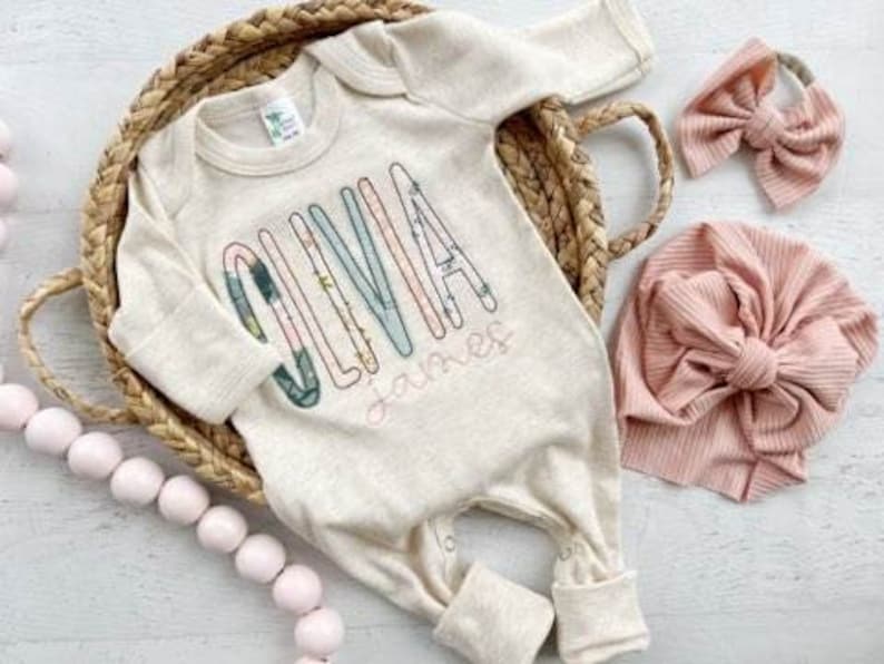 Personalized baby girl romper and bow, pink infant girl coming home outfit, custom name, baby shower gift, sleeper with footies, sage green immagine 2