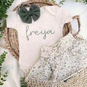 Personalized Floral Newborn Baby Girl Outfit,custom name girl, coming home outfit for baby girl, baby girl outfit, hospital outfit girl
