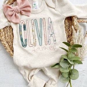 Personalized baby girl romper and bow, pink infant girl coming home outfit, custom name, baby shower gift, sleeper with footies, sage green immagine 4