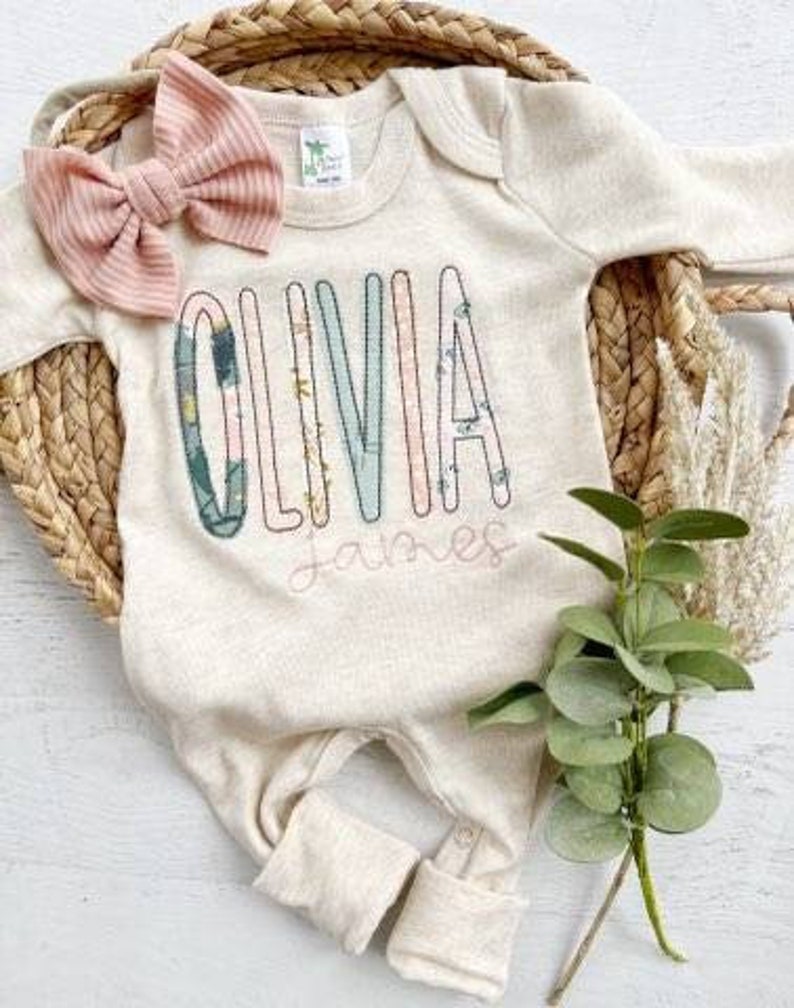Personalized baby girl romper and bow, pink infant girl coming home outfit, custom name, baby shower gift, sleeper with footies, sage green immagine 4