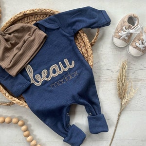 Personalized neutral baby romper and hat set, custom infant boy coming home outfit, baby shower gift, sleeper with footies navy felt