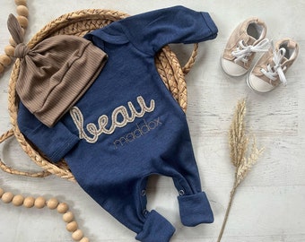 Personalized neutral baby romper and hat set, custom infant boy coming home outfit, baby shower gift, sleeper with footies navy felt