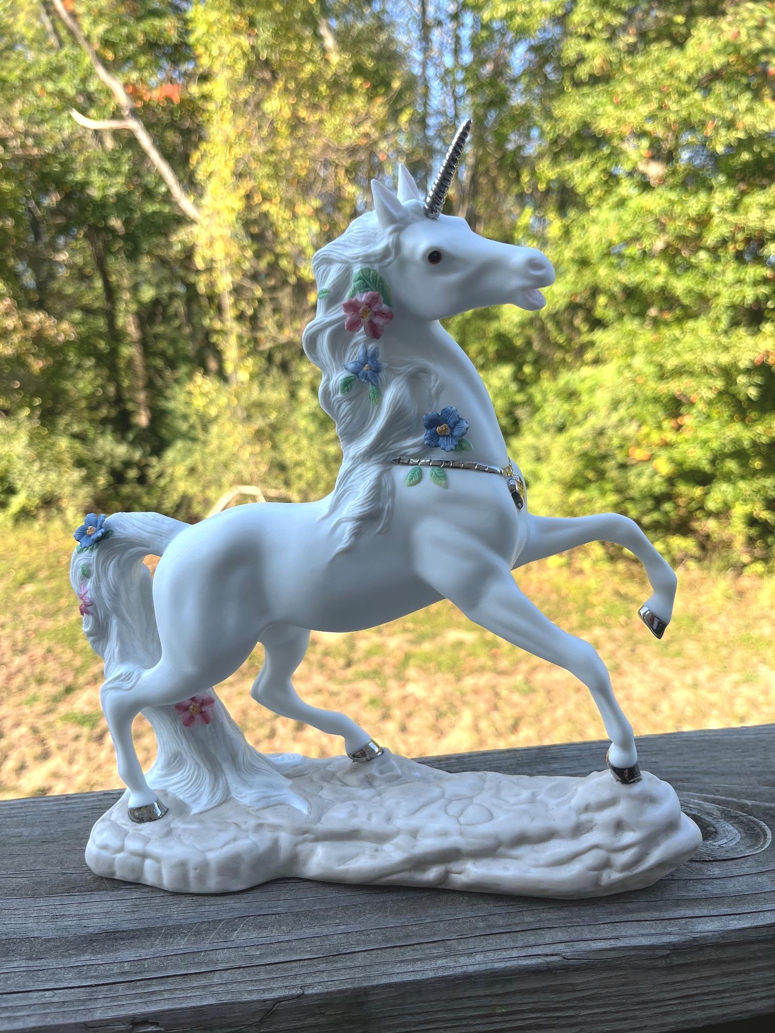 置物 WINDSTONE EDITIONS UNICORN Young Unicorn – Snow White – Windstone Editions