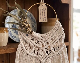 Filigraner Makramee-Wandbehang | Gold Hoop, getrocknete Blumen, Boho Statement Dekor