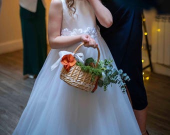 Rustikaler Korb für das Blumenmädchen: Boho-Hochzeit, Floral, Grün, auf Bestellung