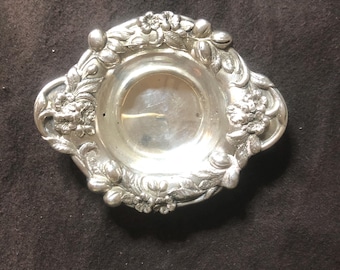 Reed & Barton Sterling Silver Francis 1 Nut cup #H41