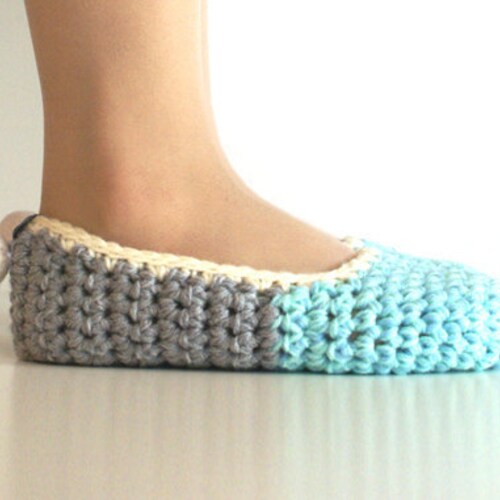 SALE 20% OFF - Crochet House Slippers with Felt Pom Pom, Mint Grey