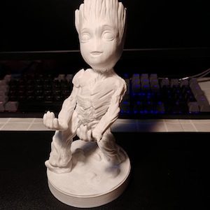Soporte para mando de Baby Groot para armar tú mismo - Pinta tu propio soporte para mando con forma de esqueleto
