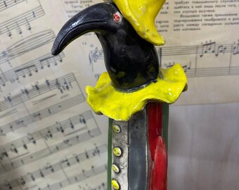 El cuervo distribuyendo felicidad