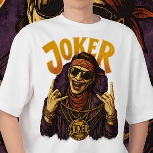 Download digitale di Joker / Joker SVG PNG / Grafica retrò divertente / Arte vintage di Joker / Clipart di Joker stampabile / Design per magliette con motivo Joker da parete